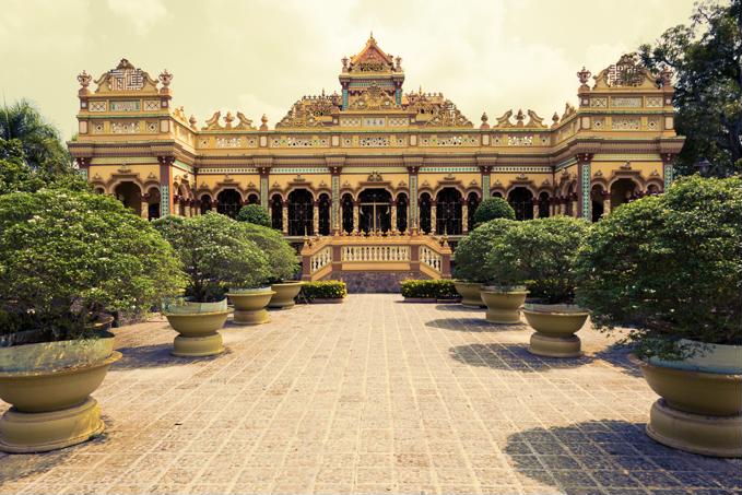 Things to do in the Mekong Delta region, Vietnam - Vinh Trang Pagoda, My Tho 