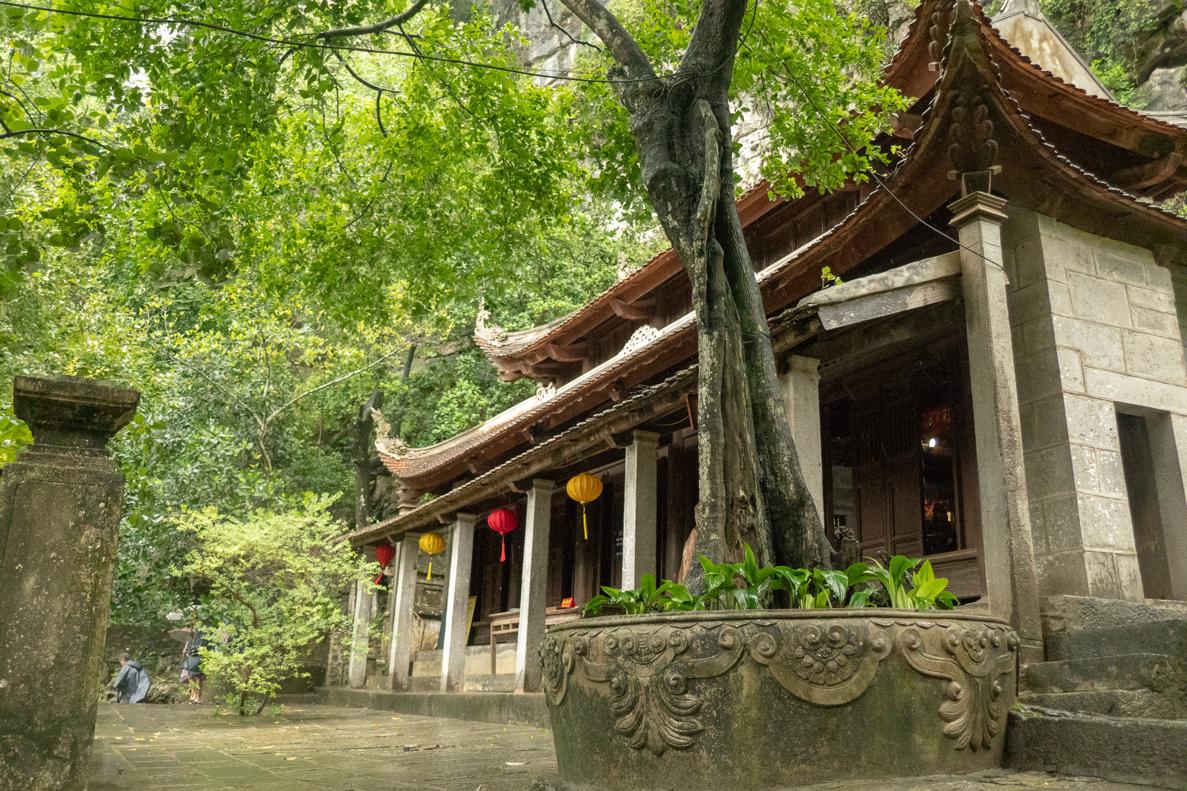Bich Dong Pagoda 